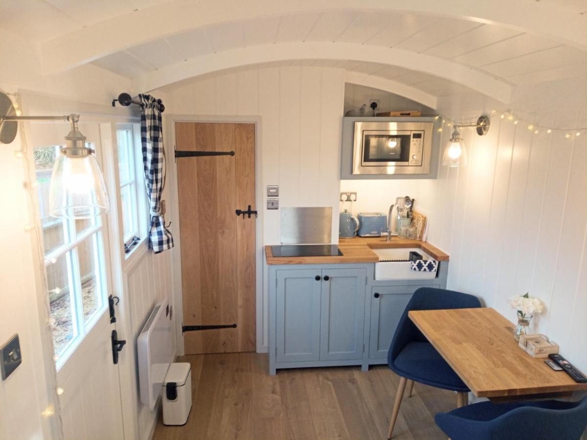 Yew Tree View Luxury Shepherd'S Hut Sturminster Newton Eksteriør bilde