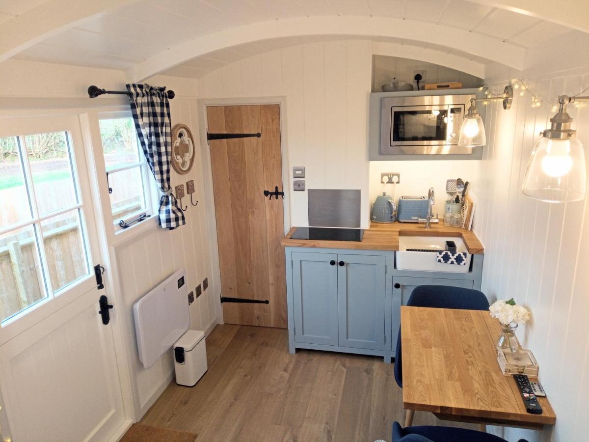Yew Tree View Luxury Shepherd'S Hut Sturminster Newton Eksteriør bilde